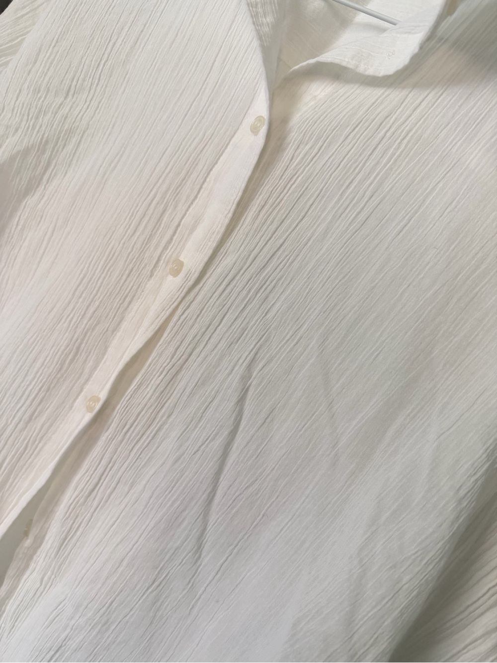 H&M White Lightweight Button Front Shirt - Picture 2 of 6